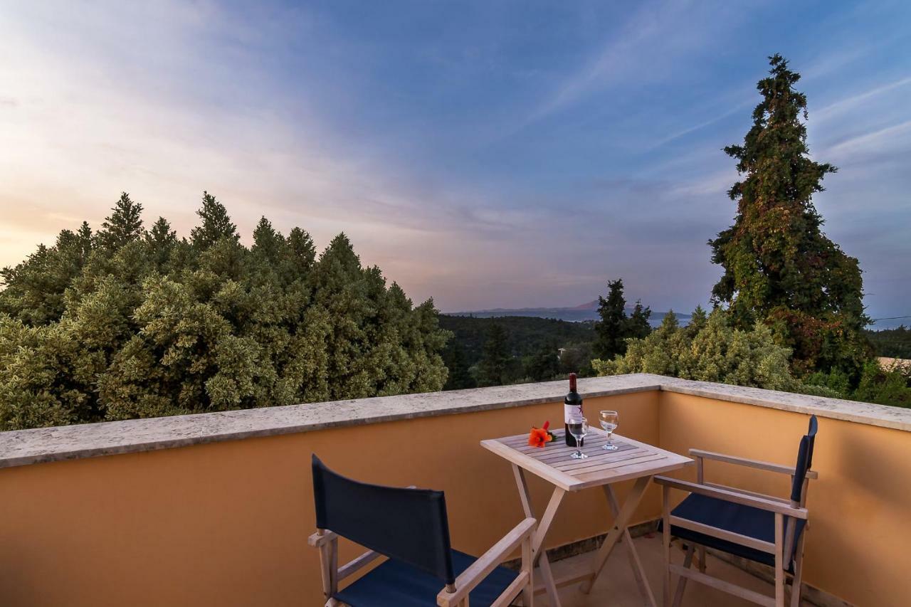 Iliopetra Aparthotel Douliana Buitenkant foto